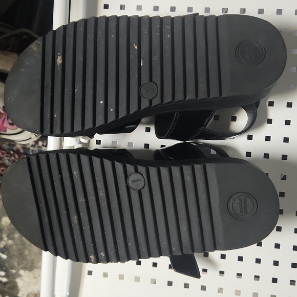 Little girls sandals with buckle straps daisy flowers size 1 - Picture 3 of 5